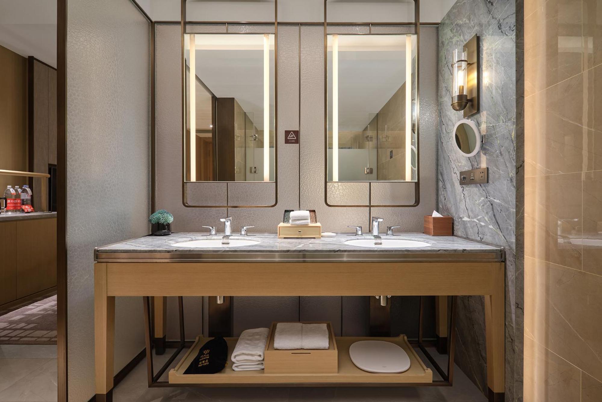 Dongguan Dongcheng International Hotel - Free Shuttle Buses For Executive Room Guests During Canton Fair Dış mekan fotoğraf