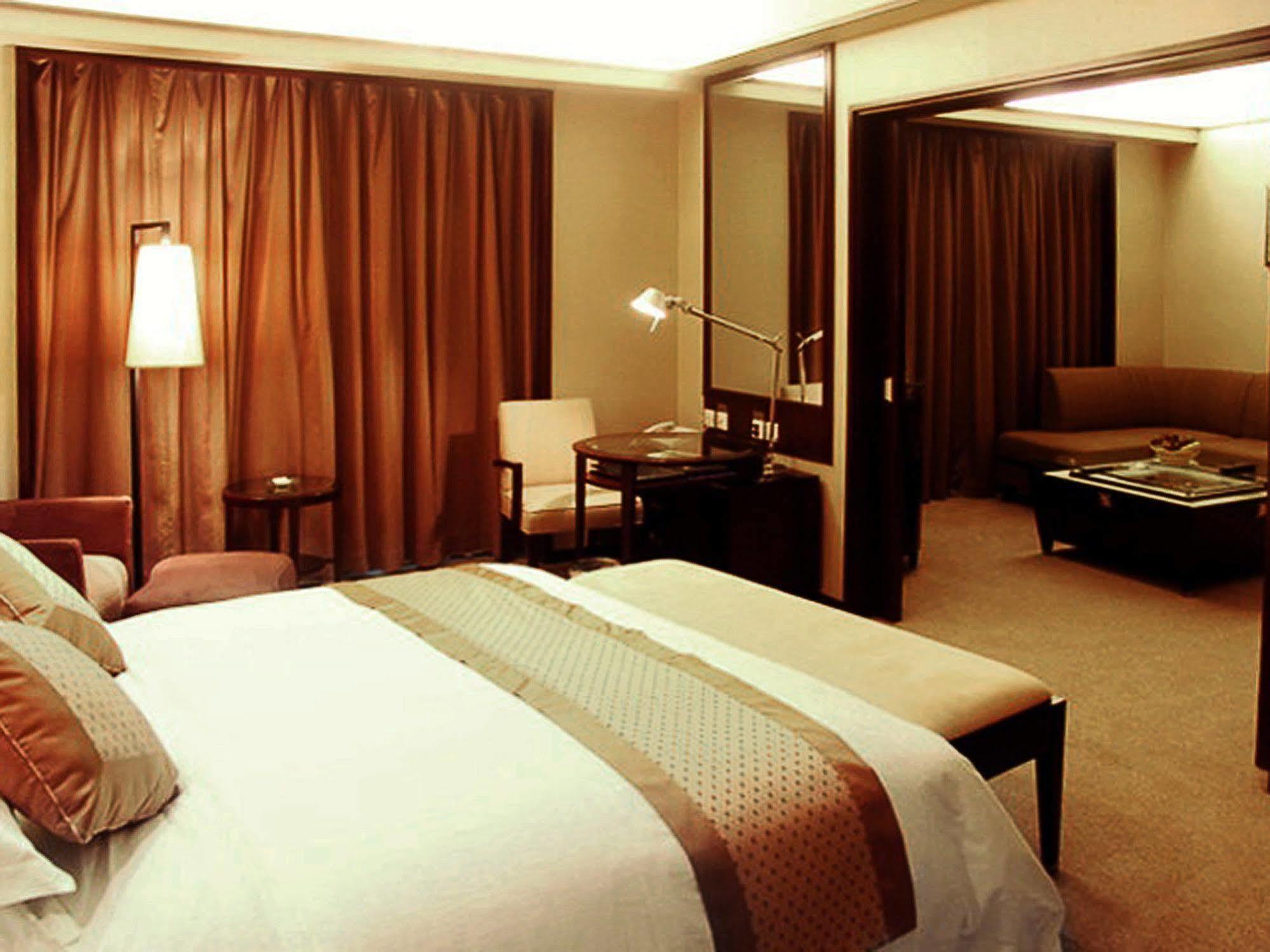 Dongguan Dongcheng International Hotel - Free Shuttle Buses For Executive Room Guests During Canton Fair Dış mekan fotoğraf