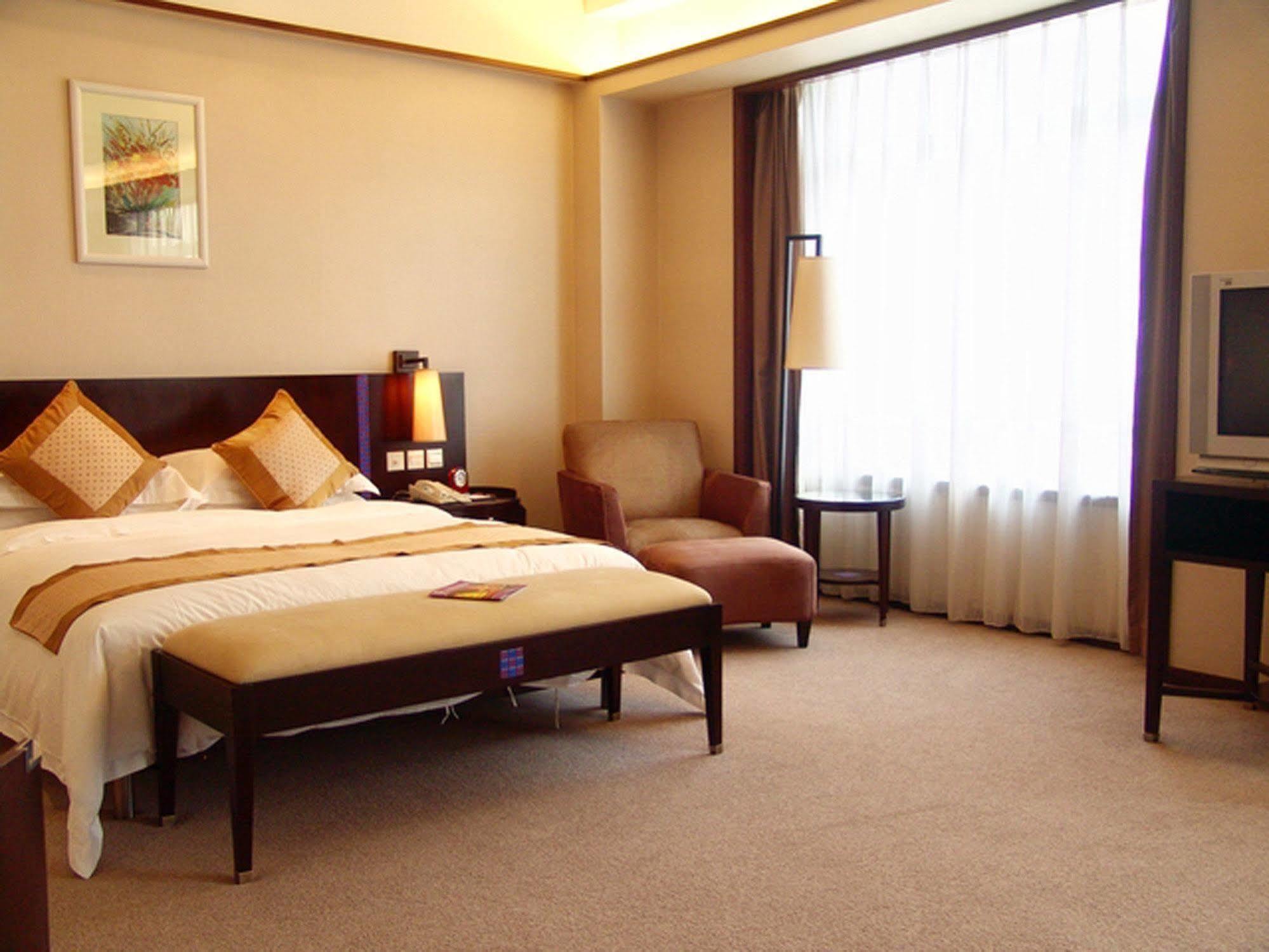 Dongguan Dongcheng International Hotel - Free Shuttle Buses For Executive Room Guests During Canton Fair Dış mekan fotoğraf