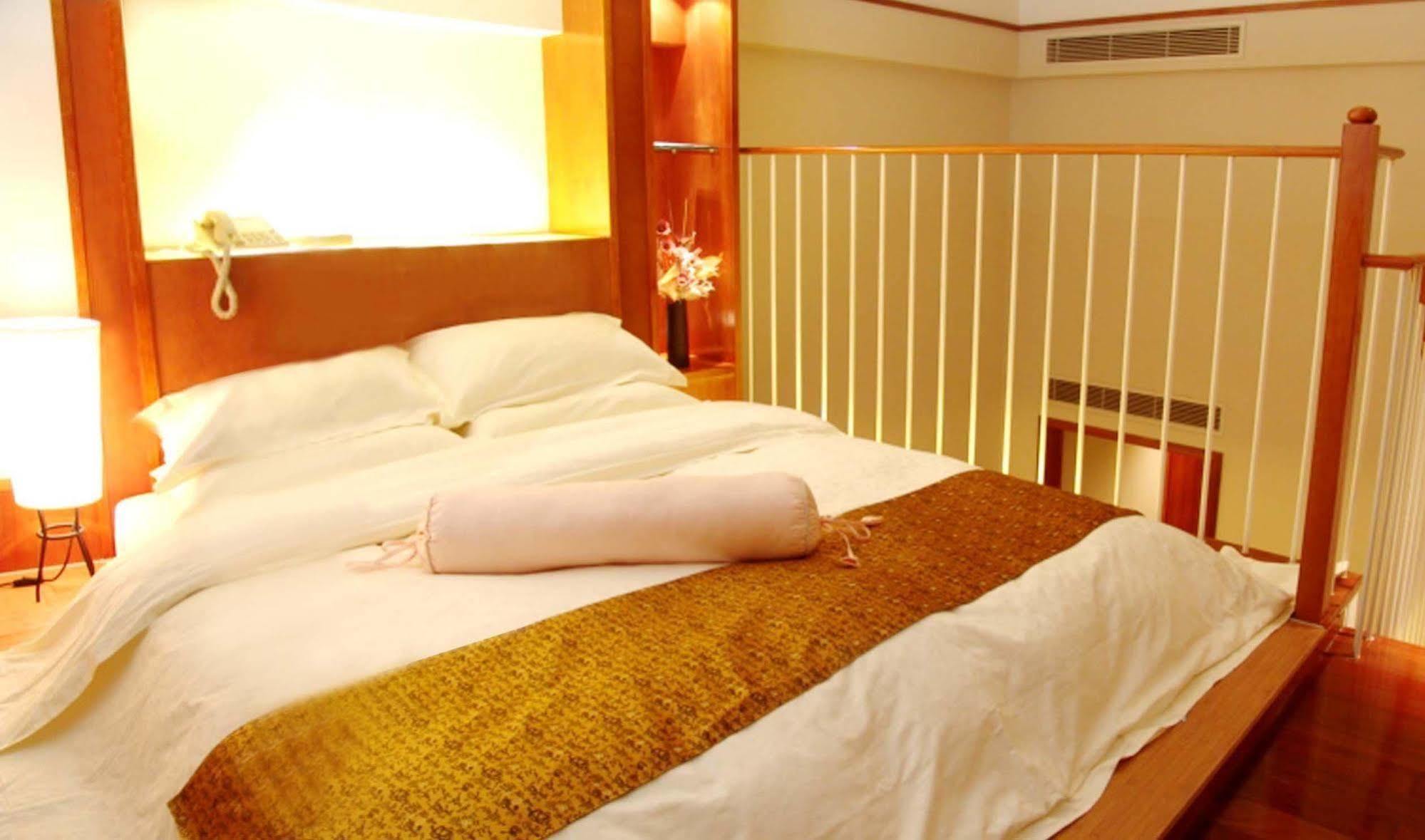 Dongguan Dongcheng International Hotel - Free Shuttle Buses For Executive Room Guests During Canton Fair Dış mekan fotoğraf
